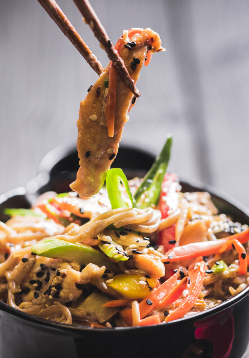 rice-noodles-with-chicken-vegetables